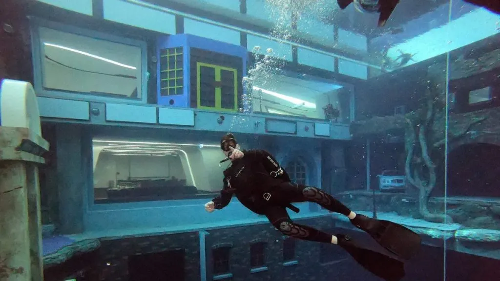 deep dive dubai