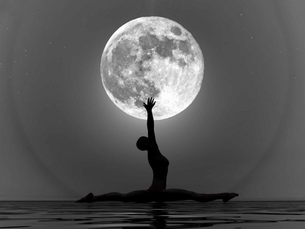 Full Moon Yoga in Ras Al Khaimah