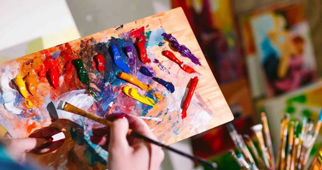 Learn Painting by Award-winning Artist in Ras Al Khaimah