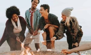 For loved-up hearts: Make S'mores on the Shore