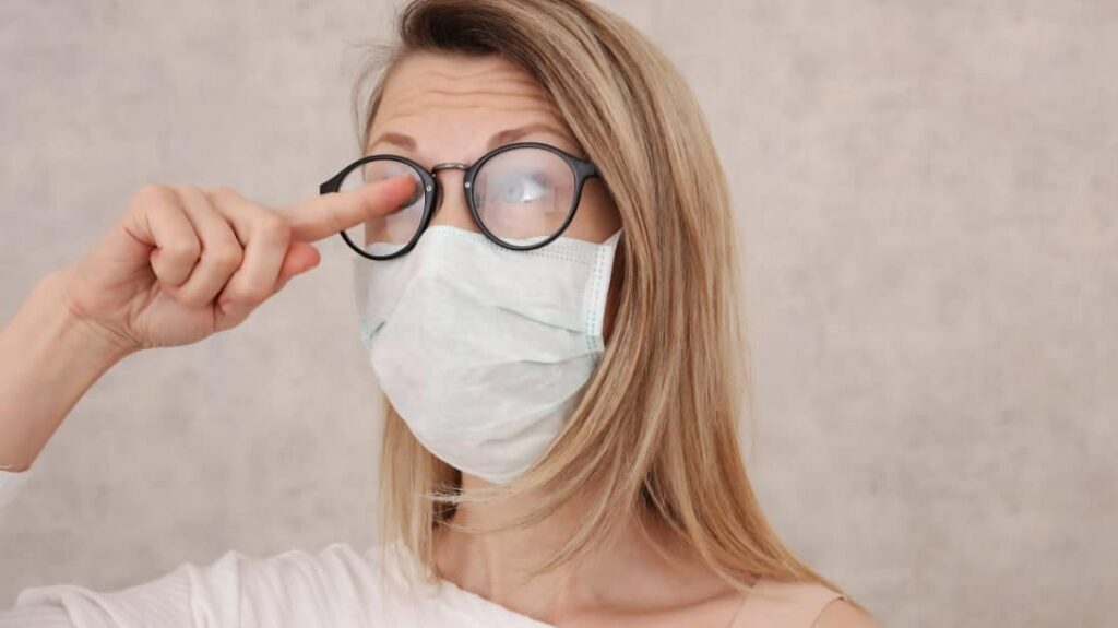 How to stop your glasses from fogging up when you wear a mask