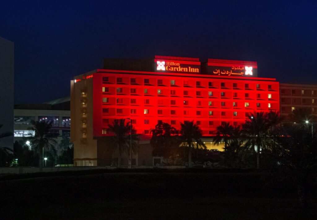 Hilton garden inn ras al khaimah lights up red ahead of the uae’s historic arrival to mars