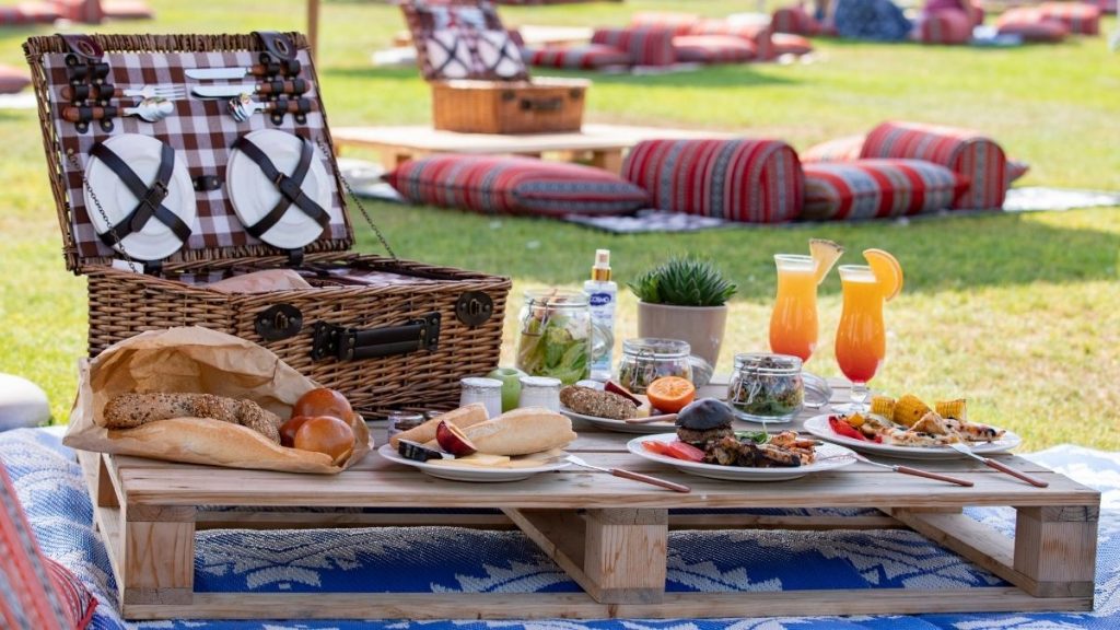 Bab Al Shams Picnic Brunch
