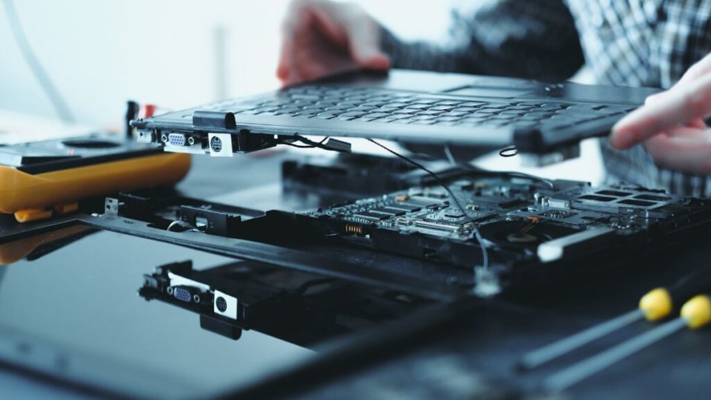 This BSI Kitemark Certified company in RAK can refurbish 50,000 laptops per month