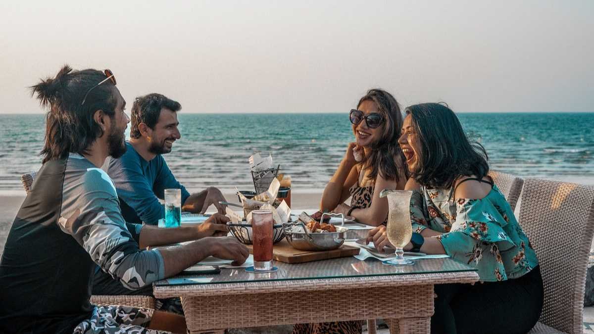 Indulge in the Finest Seafood Experience at Breakers Beach Bar & Lounge RAK