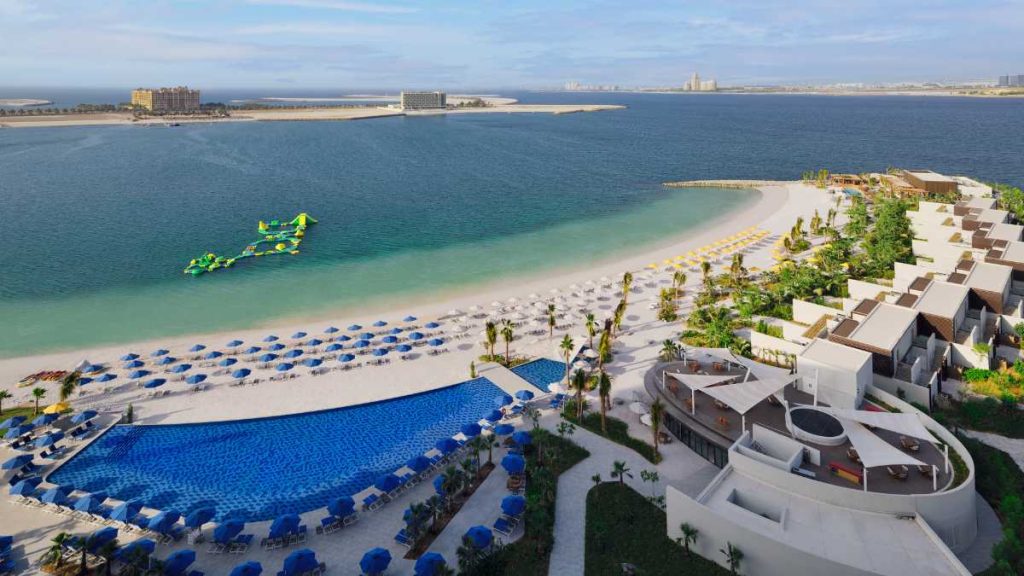 Beachfront Bliss: The Ultimate Summer Staycation at Mövenpick Resort