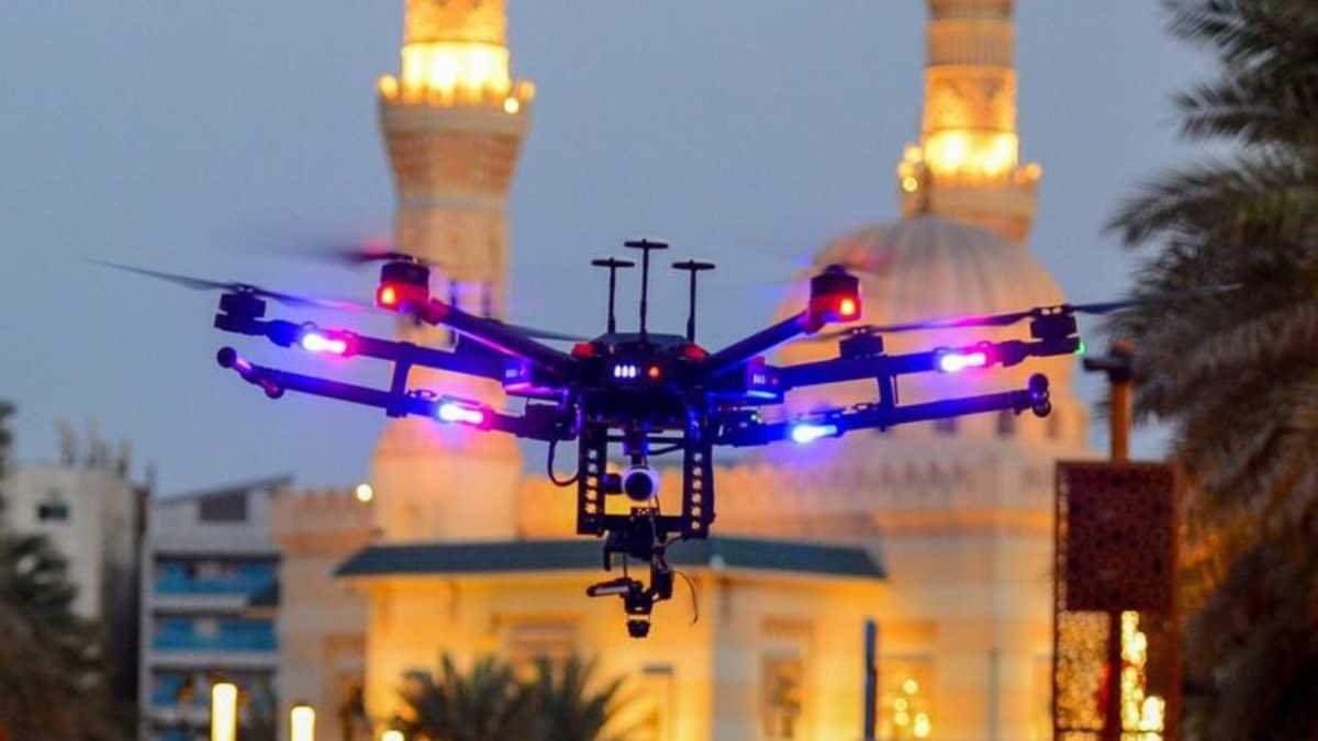 UAE police unveil hi-tech crime-fighting robot drone