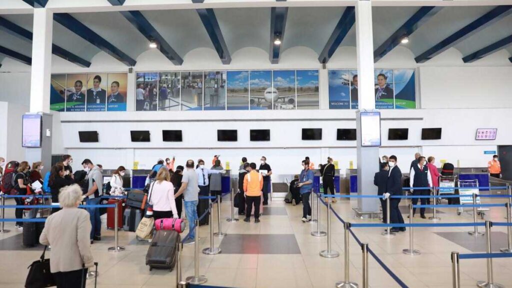 Flight Frenzy: Why UAE Travelers Can't Get Enough of RAK and Fujairah Airports!