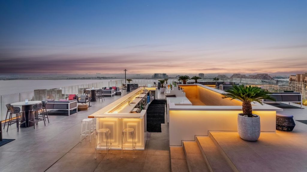 Neo Sky Bar's Spectacular Fireworks Show!