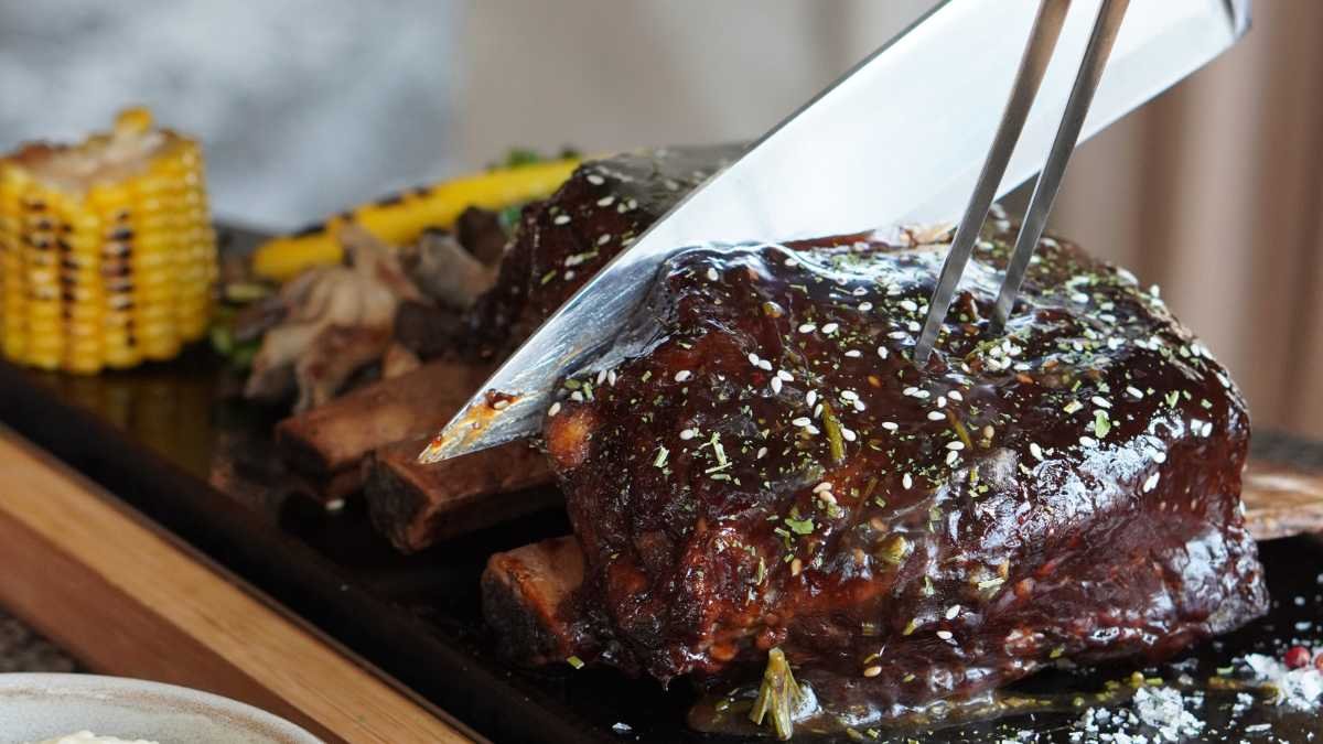 The Short Rib Rendezvous at NoHo Bar & Grill Goes Viral!