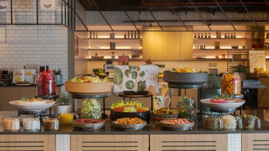 Mövenpick Resort Al Marjan Island’s Coastal Dining Journey