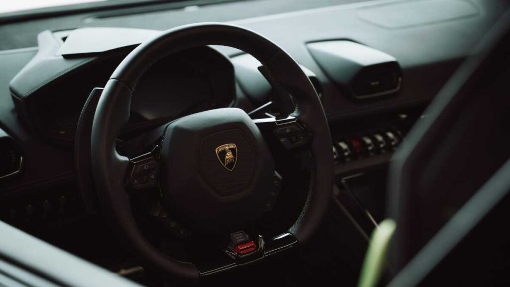 What to Know Before Driving in the UAE: Insider Tips for Visitors