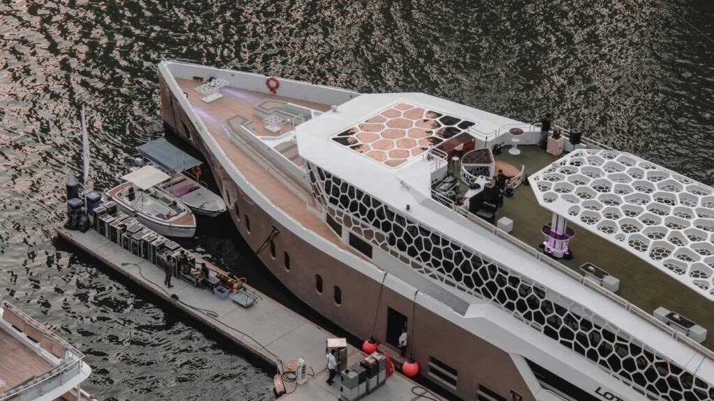 Discover the UAE from the Water: Boats, Beaches, and Fun in RAK